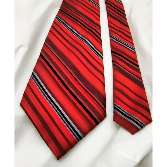 BUNDLE: Kenneth Cole Red Striped Tie & a Small Brown Canvas Zippered Wallet - Picture 3 of 10